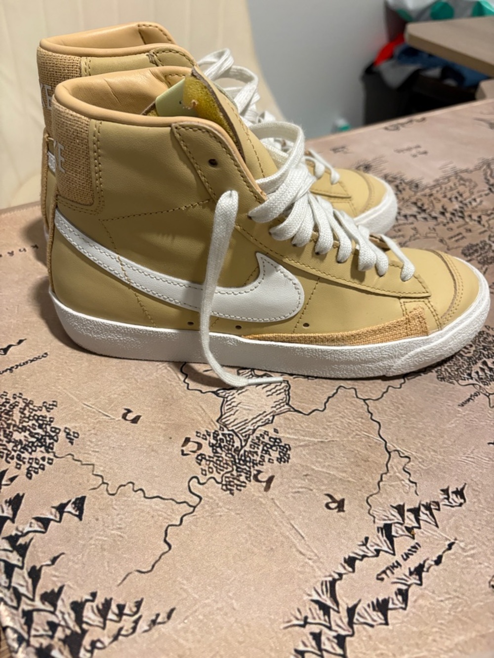 Nike High-Top Blazer - Tan